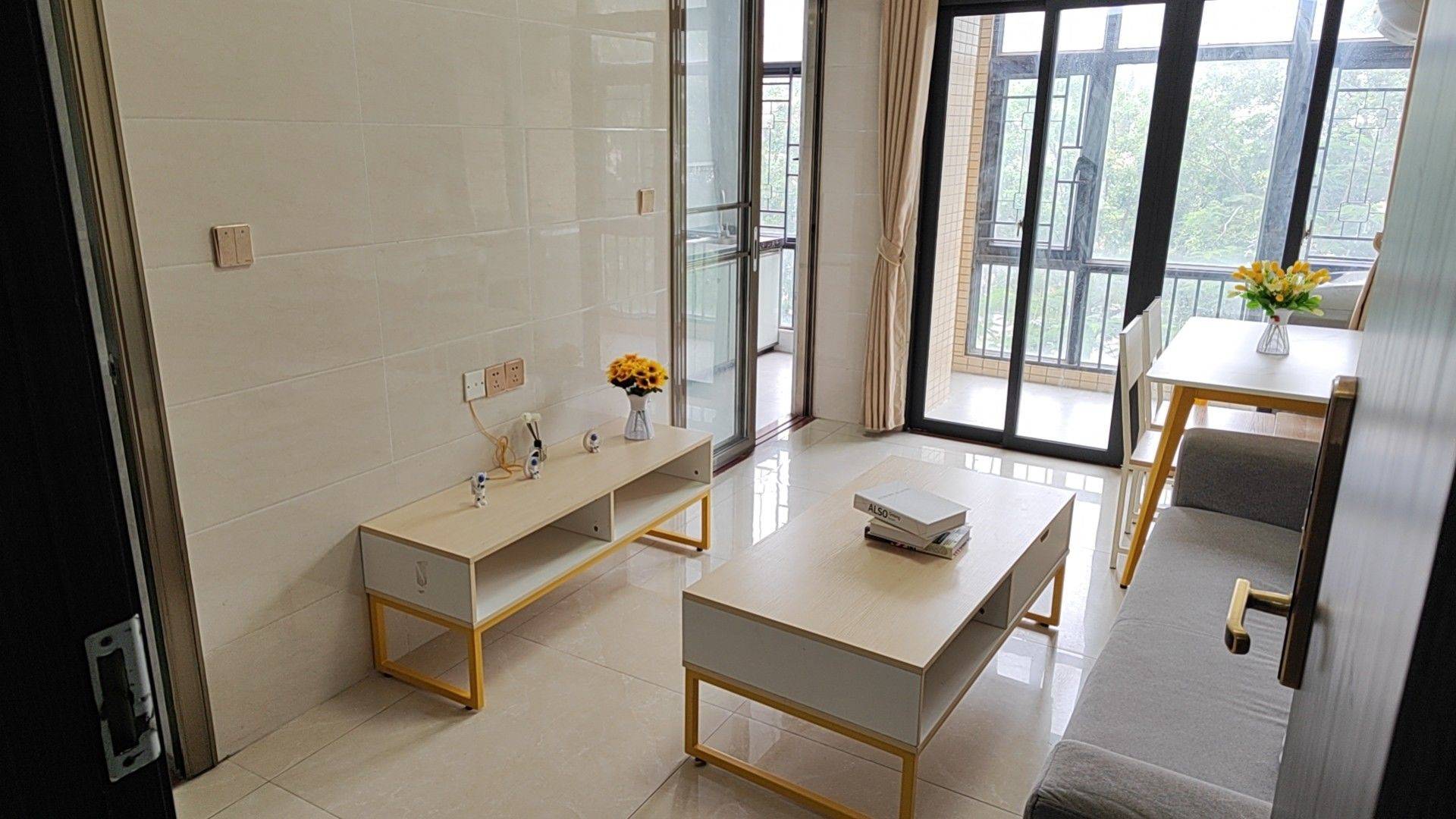 Cozy Home | Clean&Comfy | No Gender Limit | Hustle & Bustle | Chilled | Pet Friendly