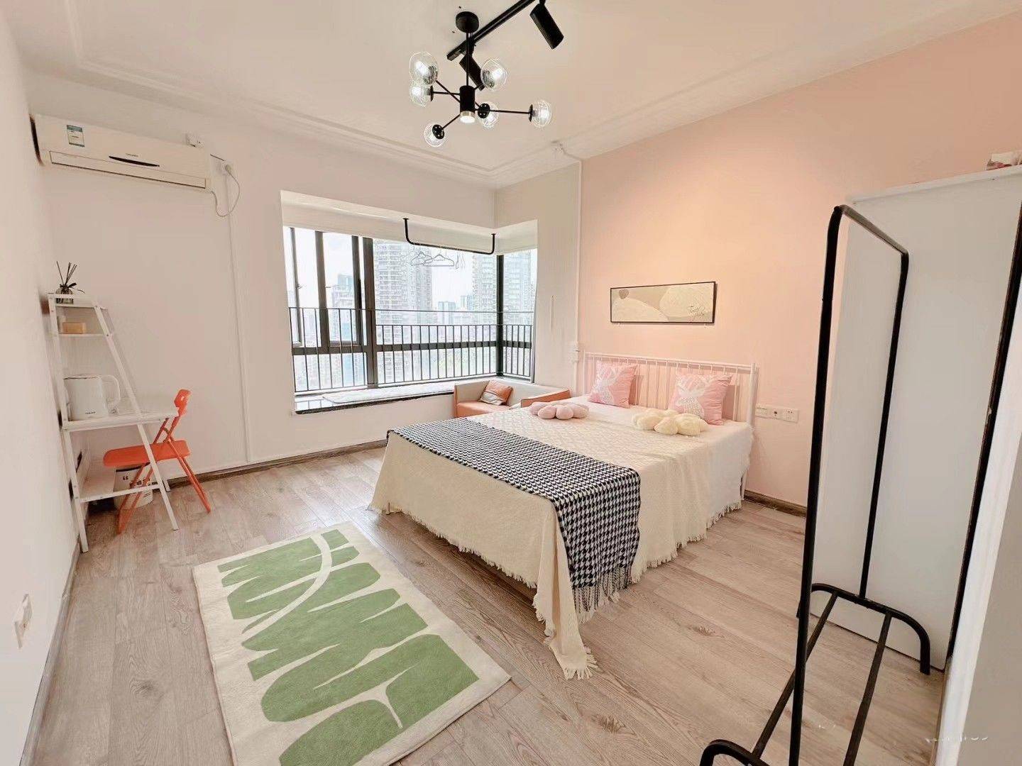 Wuhan-Wuchang-Cozy Home,Clean&Comfy,No Gender Limit,Hustle & Bustle,Pet Friendly