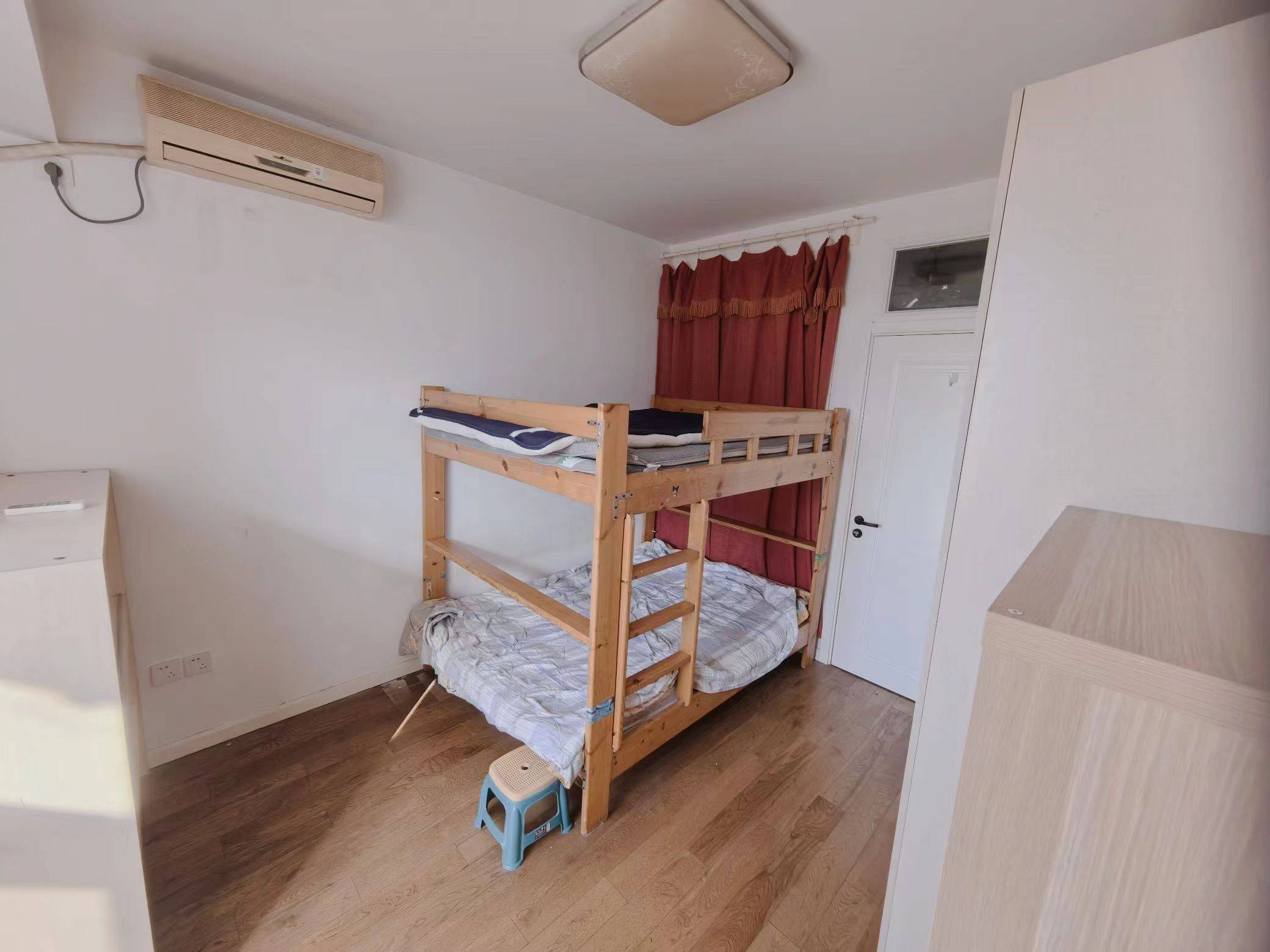 Beijing-Dongcheng-Short Term,Seeking Flatmate,Sublet,Shared Apartment,LGBTQ Friendly