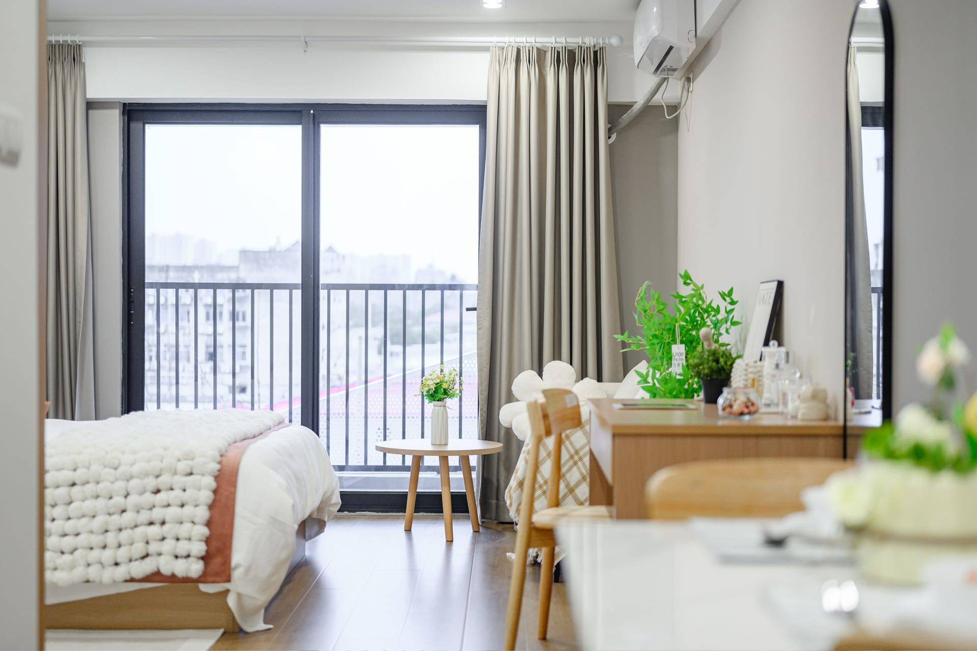 Shanghai-Xuhui-Cozy Home,Clean&Comfy,No Gender Limit,Hustle & Bustle