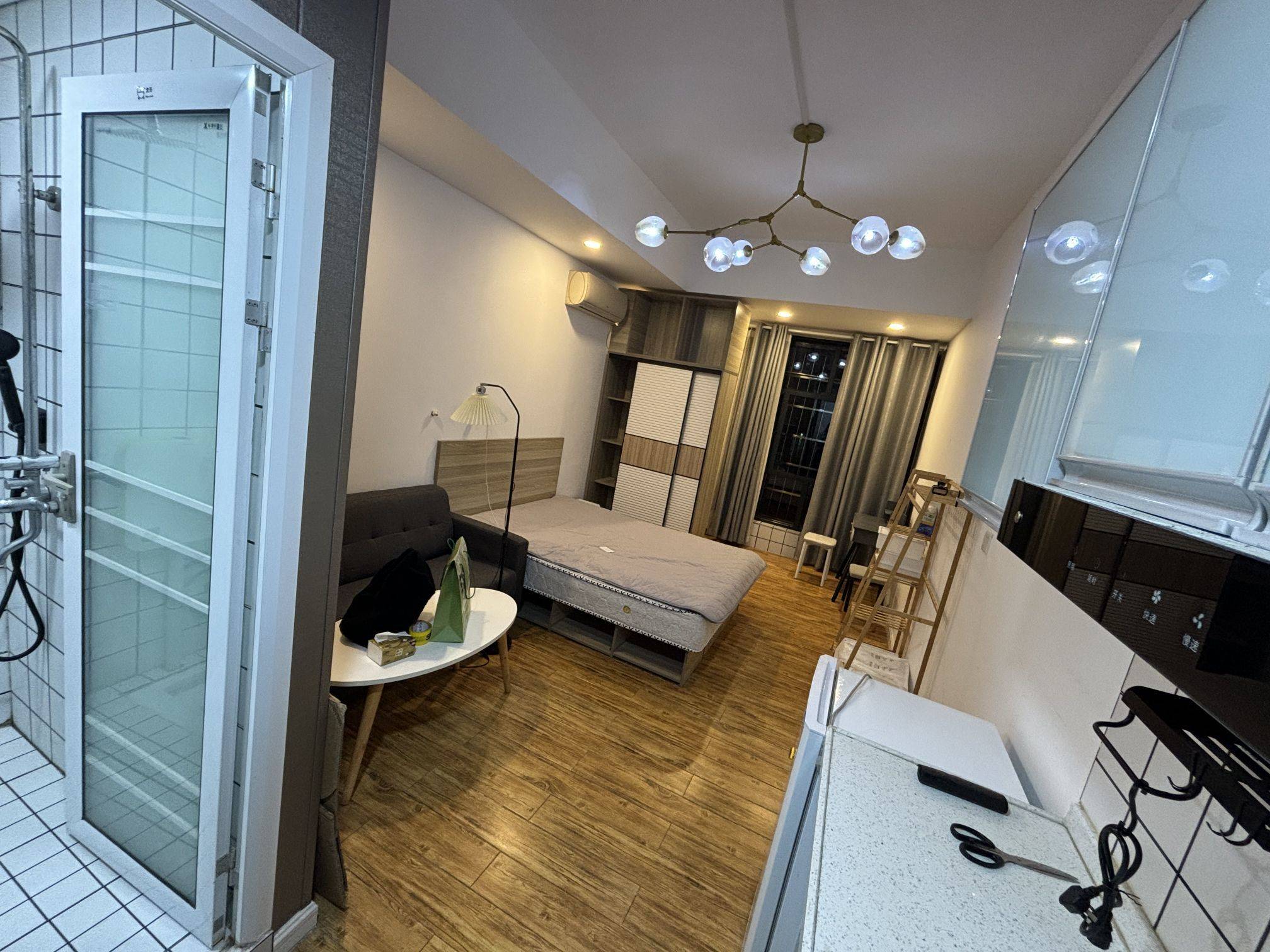 Guangzhou-Panyu-Cozy Home,Clean&Comfy,No Gender Limit,Hustle & Bustle,“Friends”,Chilled