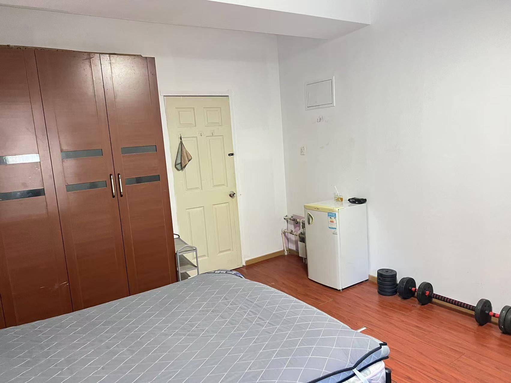 Beijing-Chaoyang-Seeking Flatmate