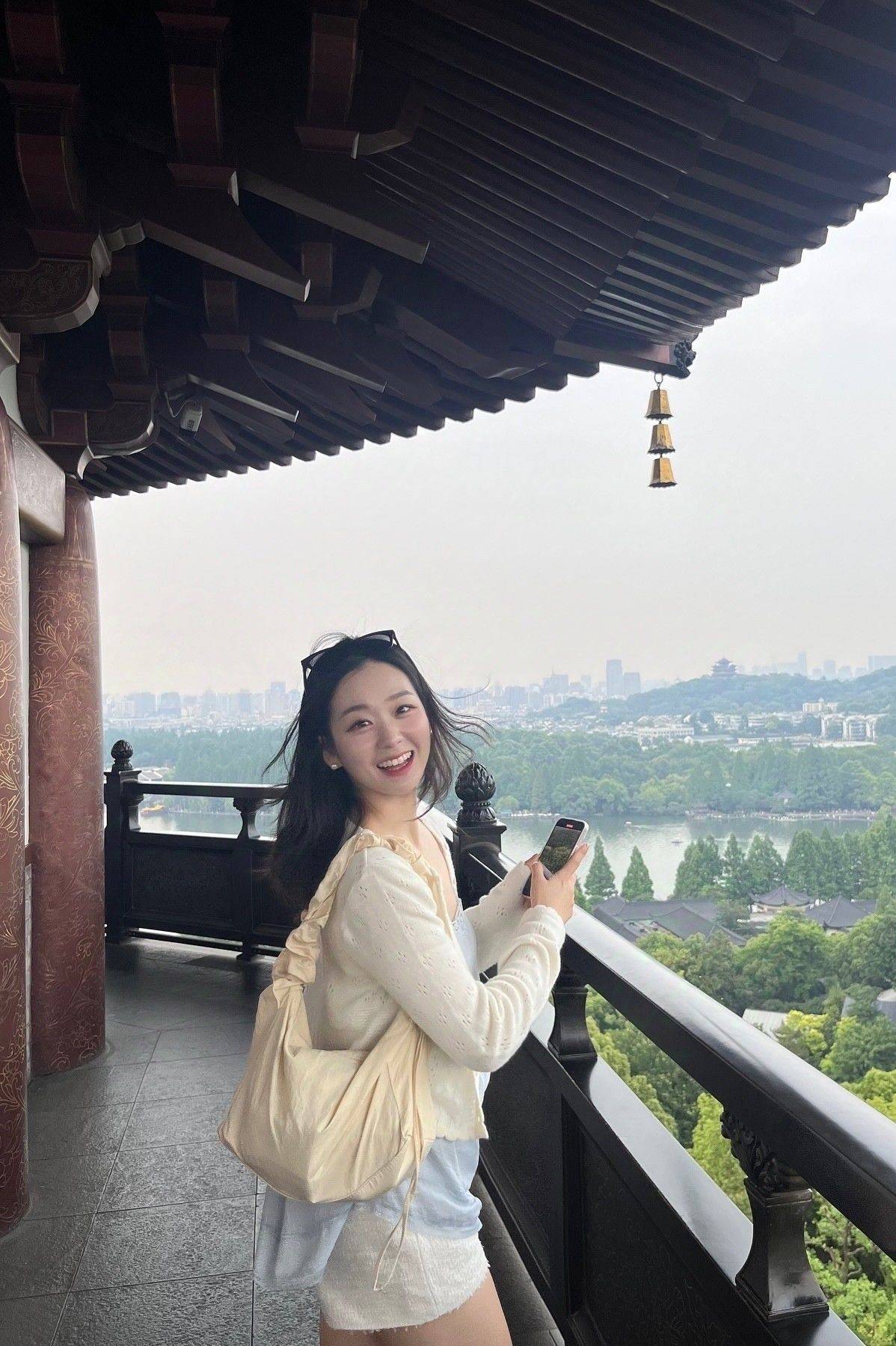饭饭女士