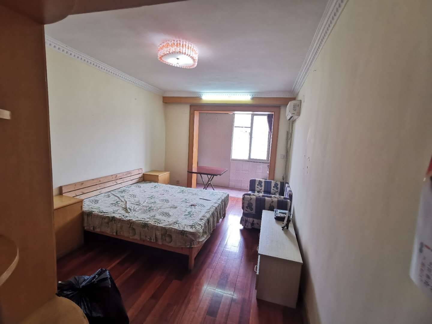 Shanghai-Xuhui-No Gender Limit,LGBTQ Friendly,Pet Friendly