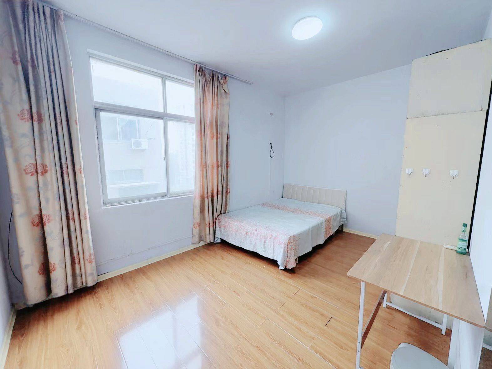 Zhengzhou-Jinshui-Cozy Home,Clean&Comfy,No Gender Limit,Hustle & Bustle,“Friends”,Chilled