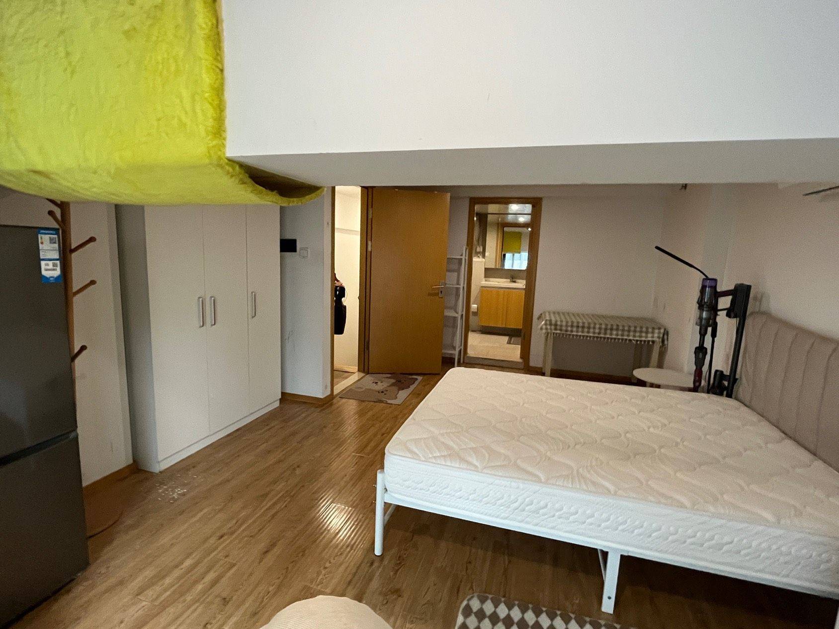 Hangzhou-Gongshu-50RMB/Night,Cozy Home,Clean&Comfy,No Gender Limit,Hustle & Bustle,“Friends”,Chilled,LGBTQ Friendly,Pet Friendly