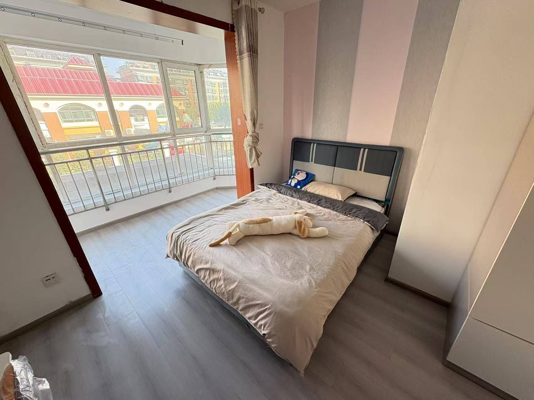 Jinan-Lixia-Cozy Home,Clean&Comfy,No Gender Limit,Hustle & Bustle