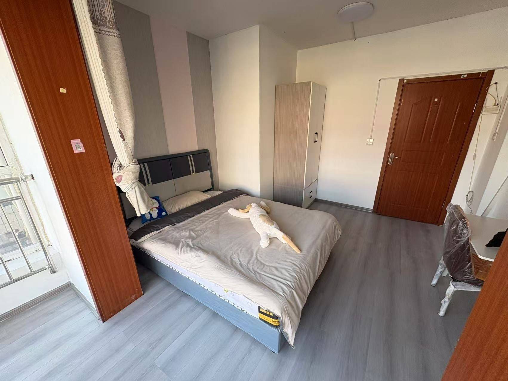 Jinan-Lixia-Cozy Home,Clean&Comfy,No Gender Limit,Hustle & Bustle