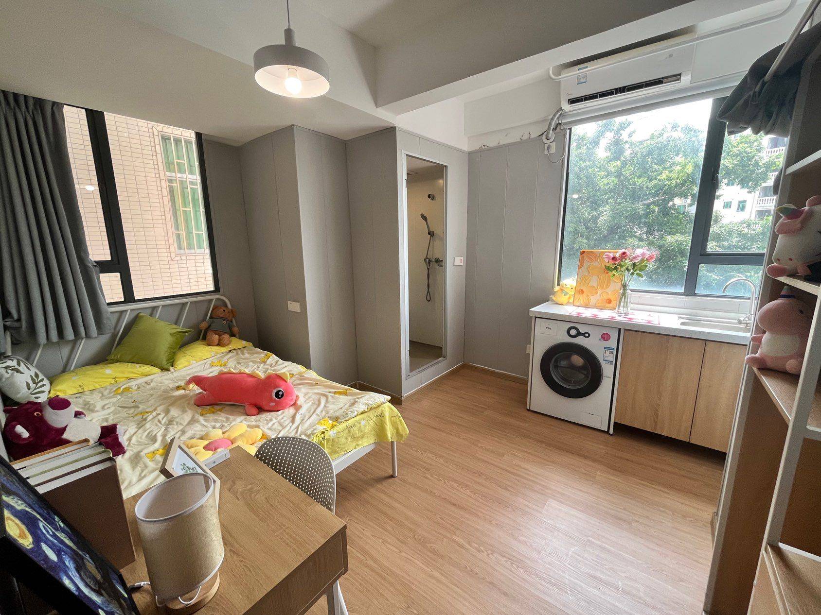 Shenzhen-Longhua-Cozy Home,Clean&Comfy,No Gender Limit,Hustle & Bustle