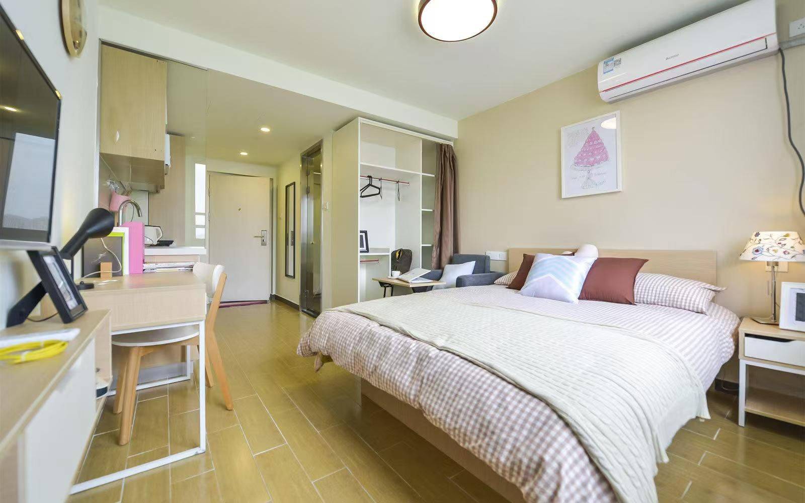Shanghai-Hongkou-Long Term,Seeking Flatmate,Shared Apartment