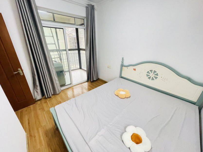 Wuhan-Hongshan-Cozy Home,Clean&Comfy,No Gender Limit,Hustle & Bustle