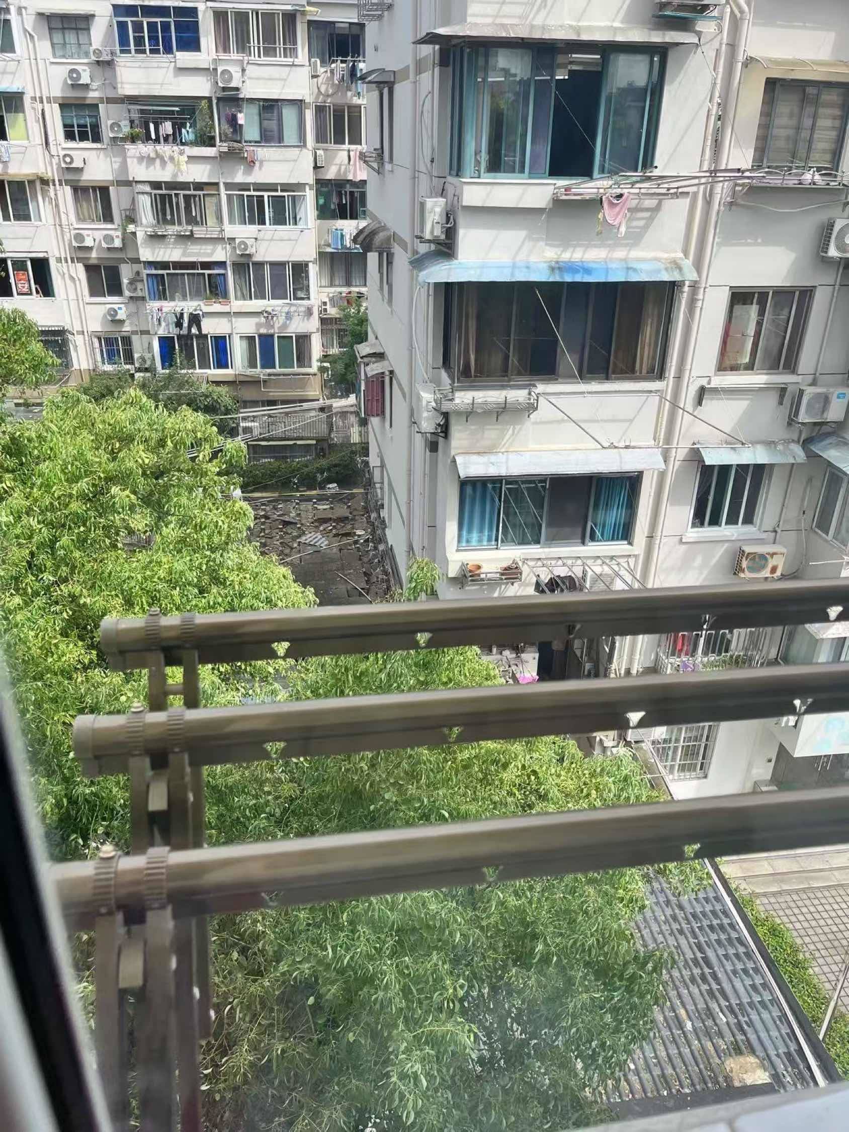 Shanghai-Putuo-😺宠物友好🐱,❤️民用水电❤️,🏘绿化安保好☘️,🎉提取公积金🏘,❤️地铁口200米❤️,🌷可办居住证☘️,🏘自习室🏘,🏀24小时健身房🏸,Pet Friendly,LGBTQ Friendly,Cozy Home,Clean&Comfy,No Gender Limit,Hustle & Bustle,“Friends”,Chilled