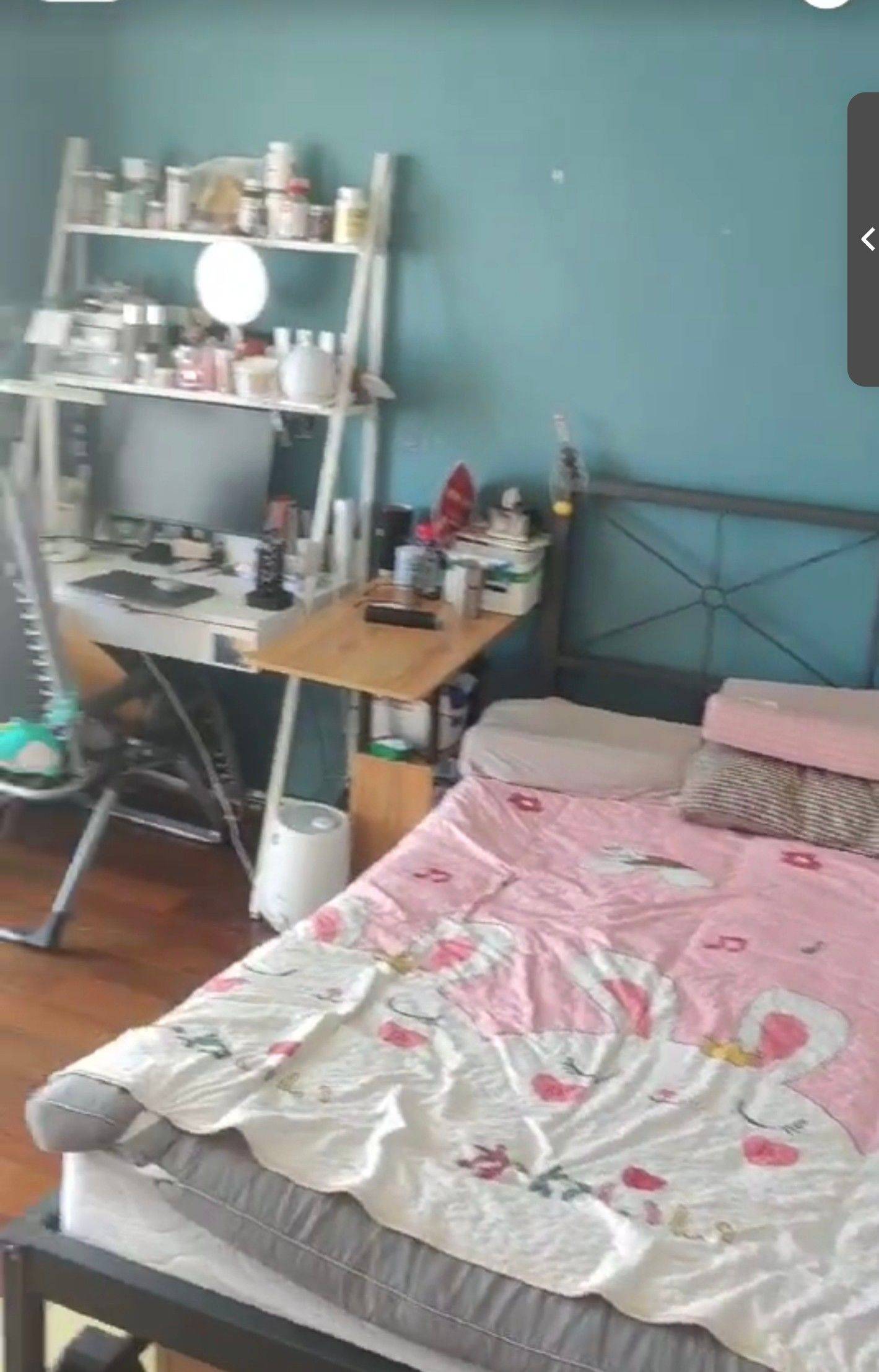 Beijing-Haidian-Cozy Home,Clean&Comfy,No Gender Limit,Hustle & Bustle,“Friends”,Chilled,LGBTQ Friendly,Pet Friendly
