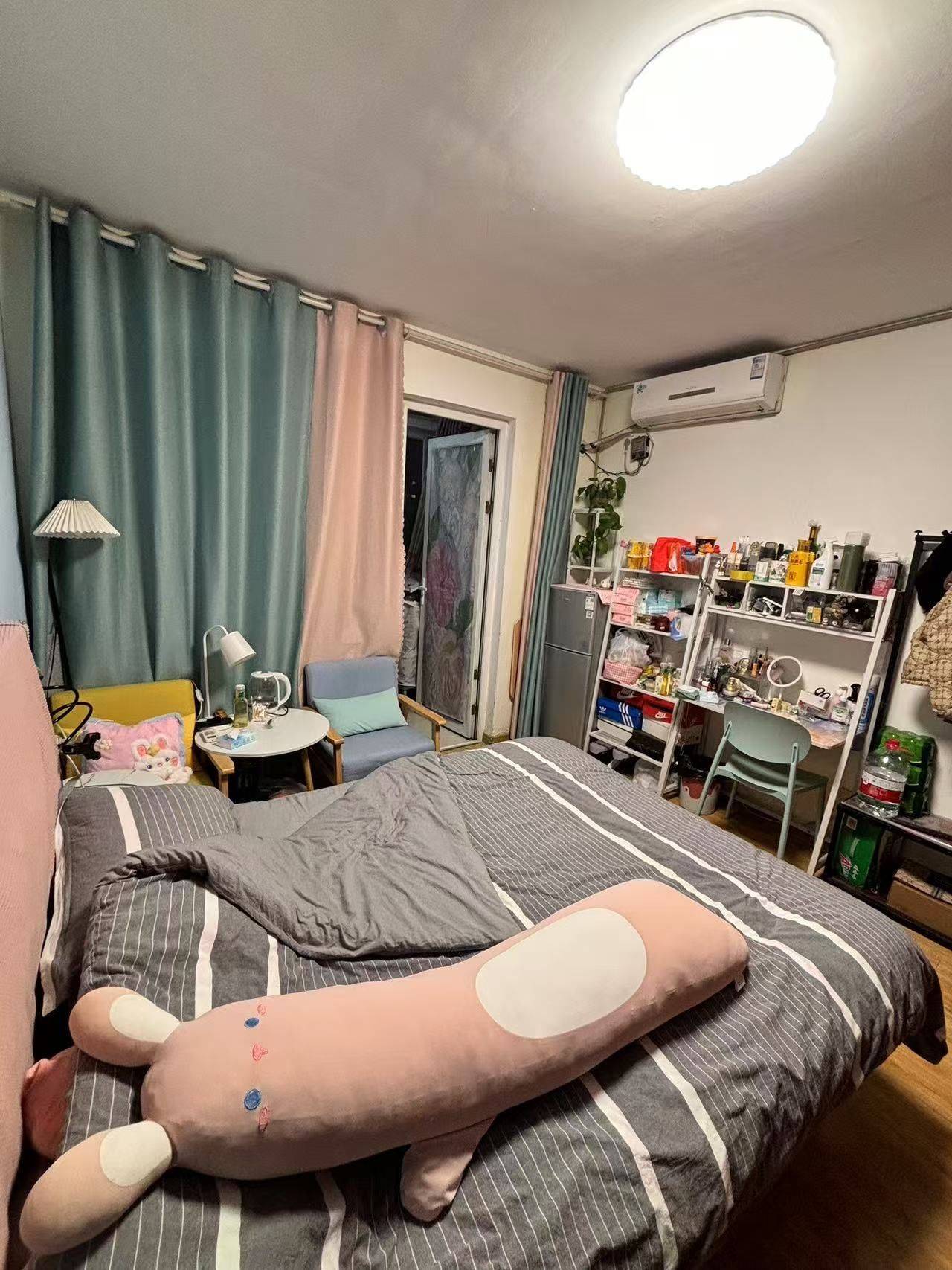 Nanjing-Jianye-Cozy Home,Clean&Comfy,No Gender Limit,Hustle & Bustle,“Friends”,Chilled,LGBTQ Friendly,Pet Friendly