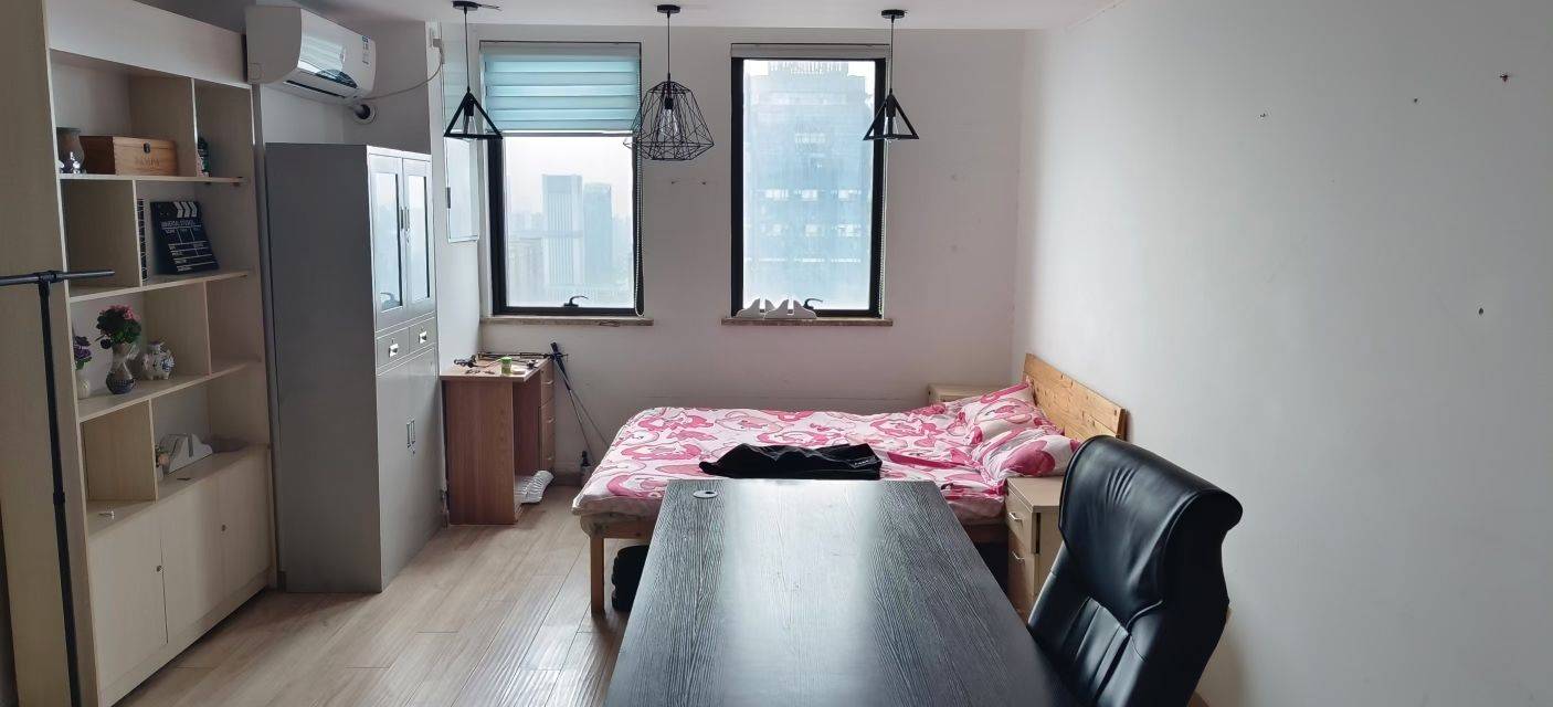 Baohe 万达银座