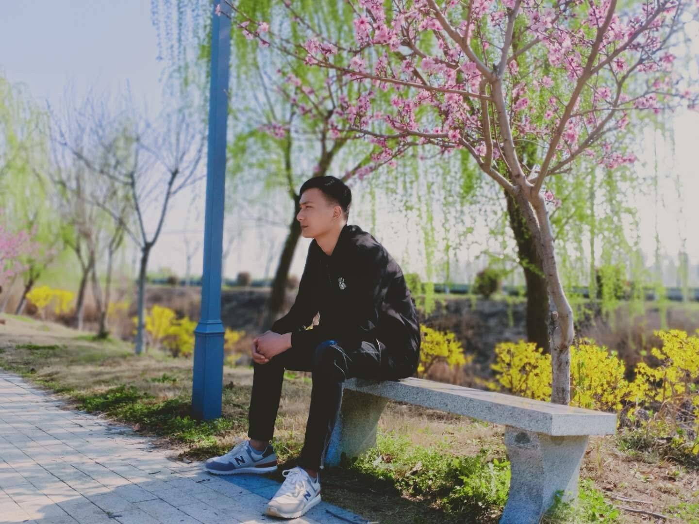 严
