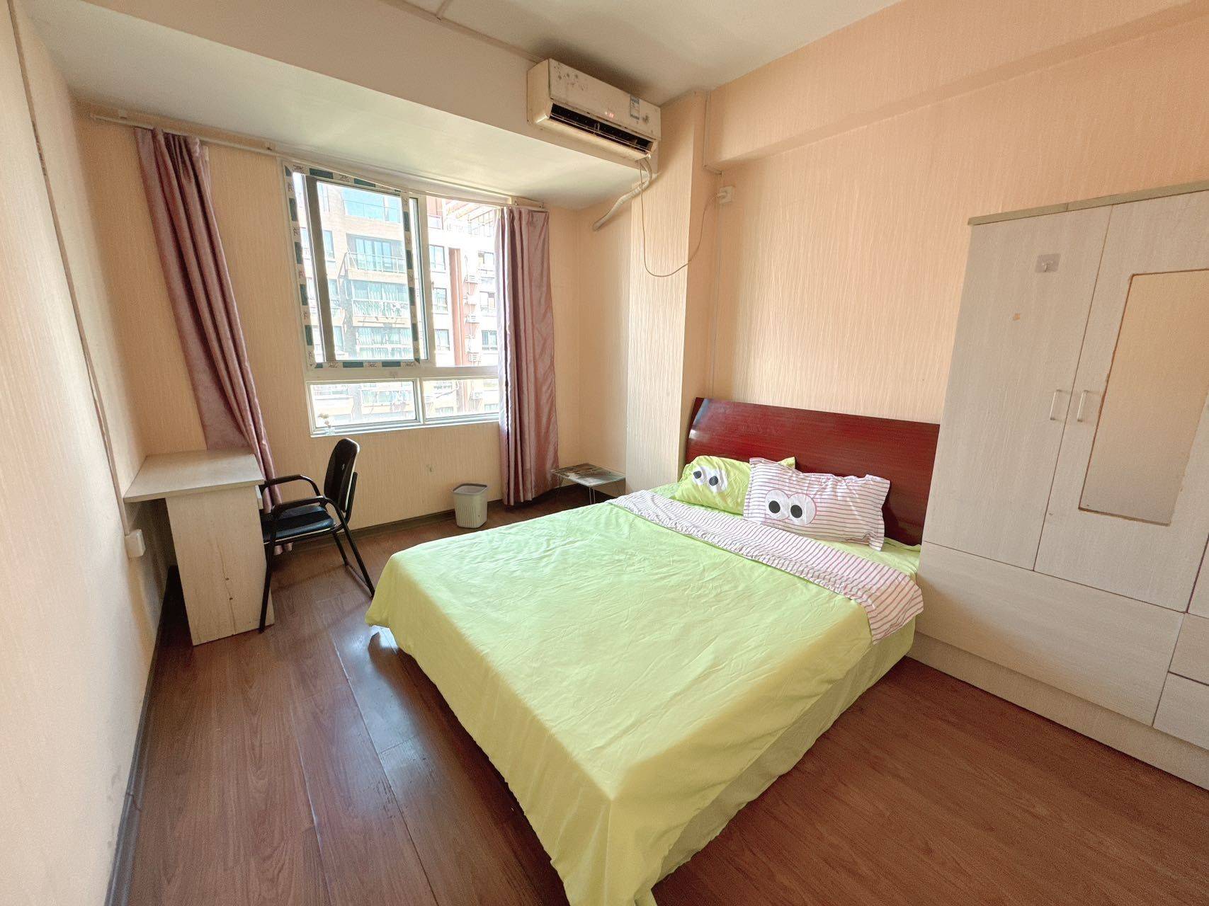 Ningbo-Yinzhou-Cozy Home,Clean&Comfy,No Gender Limit,Hustle & Bustle,“Friends”,Chilled,LGBTQ Friendly,Pet Friendly