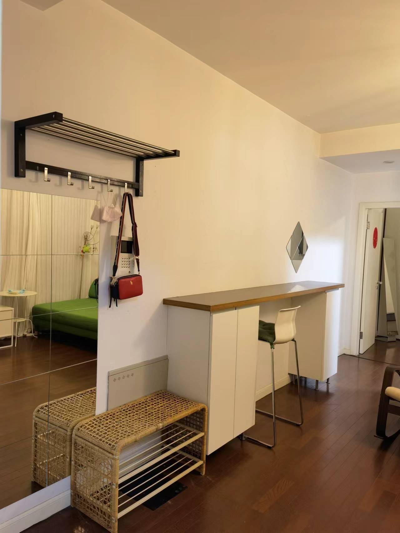Shanghai-Pudong-Cozy Home,Clean&Comfy,No Gender Limit,Hustle & Bustle,“Friends”,Chilled,LGBTQ Friendly,Pet Friendly