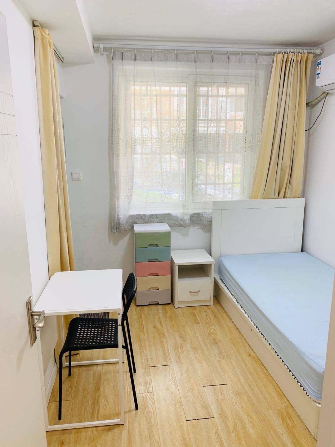 Shanghai-Minhang-Cozy Home,Clean&Comfy,No Gender Limit,Hustle & Bustle,“Friends”,Chilled,LGBTQ Friendly