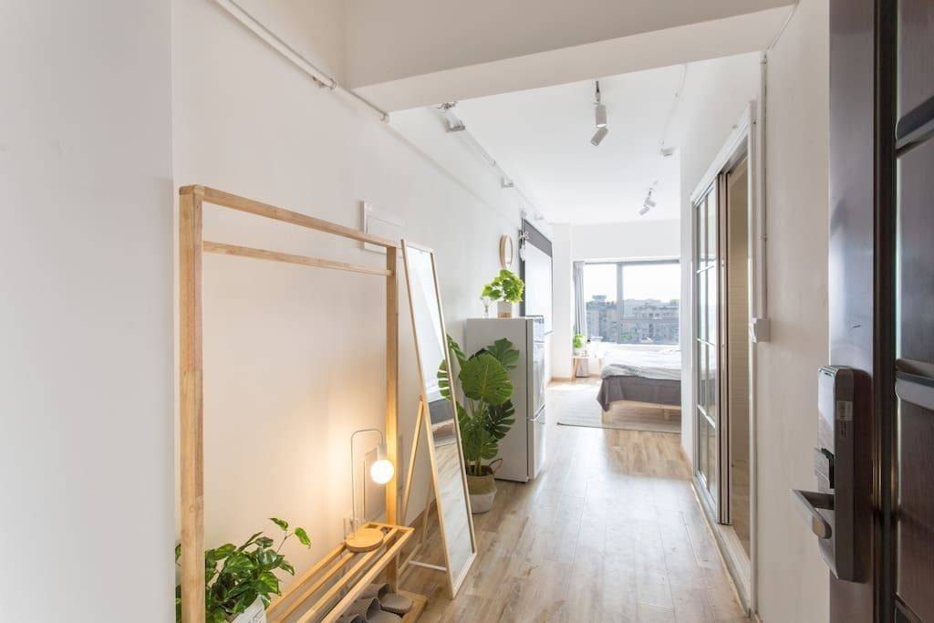 Shanghai-Xuhui-Cozy Home,Clean&Comfy,No Gender Limit,Hustle & Bustle,“Friends”,Chilled,LGBTQ Friendly,Pet Friendly