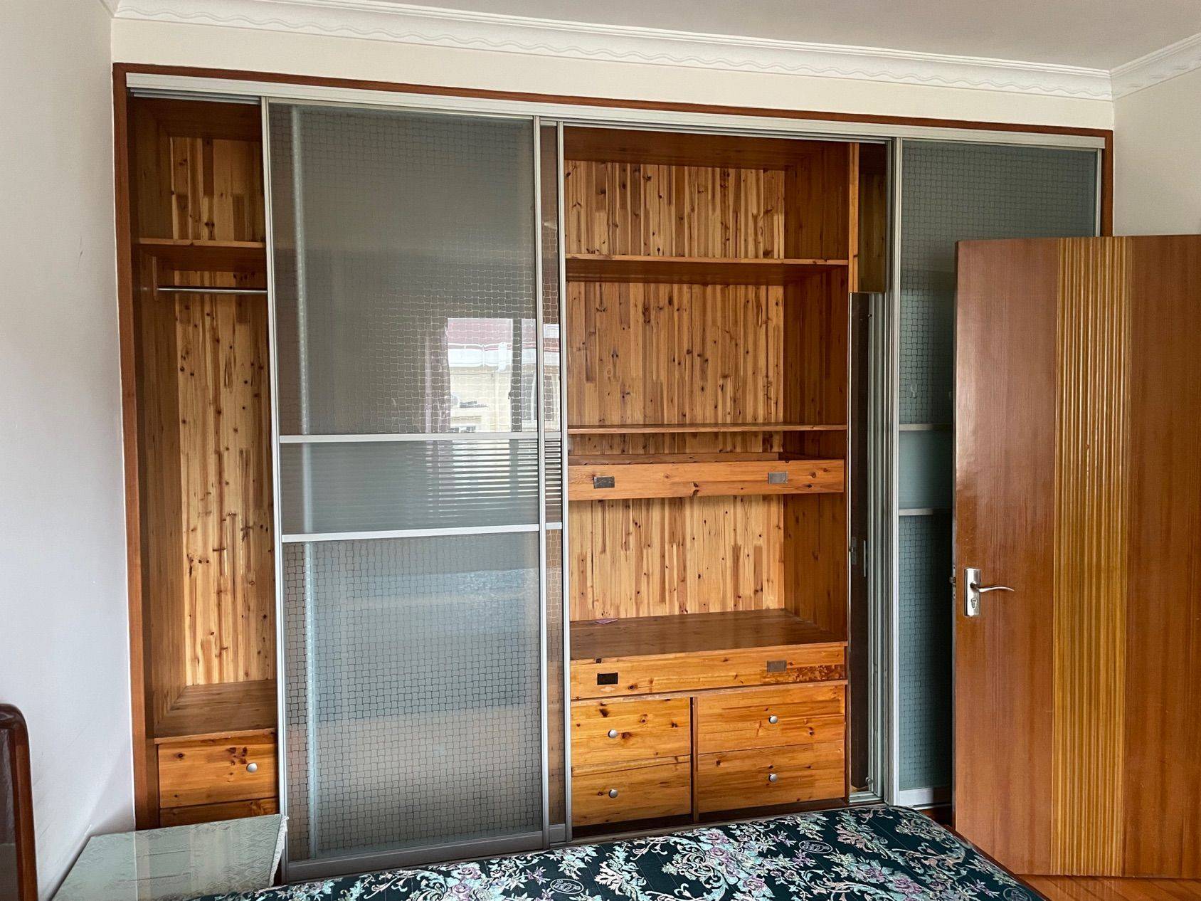 Shanghai-Xuhui-Cozy Home,Clean&Comfy,No Gender Limit,Hustle & Bustle,“Friends”,Chilled