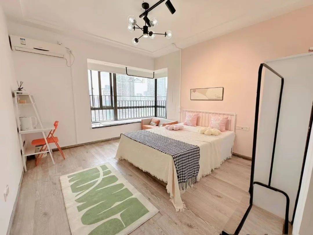 Wuhan-Wuchang-Cozy Home,Clean&Comfy,No Gender Limit,Hustle & Bustle,“Friends”,Chilled,LGBTQ Friendly,Pet Friendly