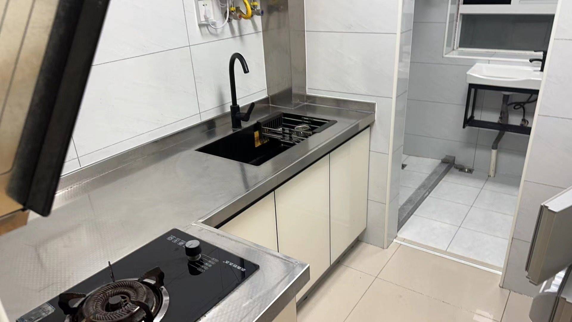 Shanghai-Huangpu-Clean&Comfy,No Gender Limit,Hustle & Bustle