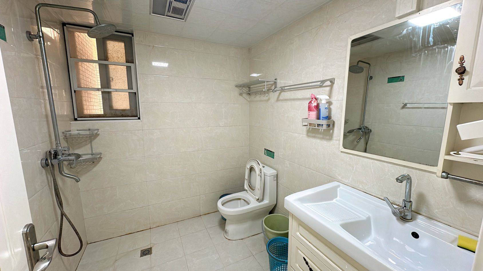 Wuhan-Hongshan-Cozy Home,Clean&Comfy,Hustle & Bustle,“Friends”,Chilled,LGBTQ Friendly,Pet Friendly