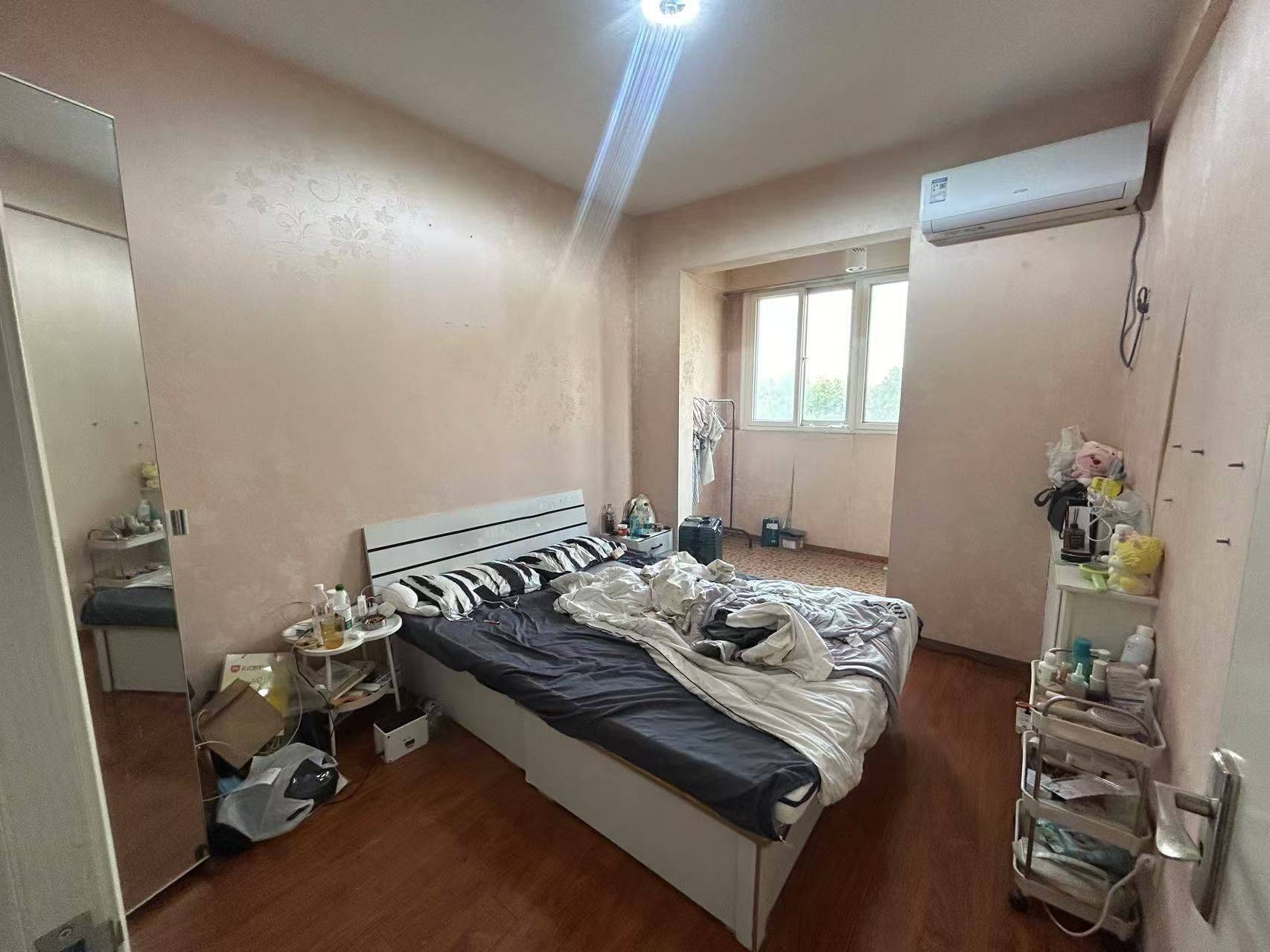 Xi'An-Xincheng-Clean&Comfy,Hustle & Bustle