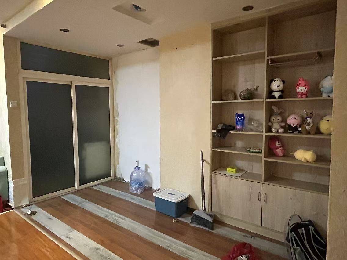 Xi'An-Xincheng-Clean&Comfy,Hustle & Bustle