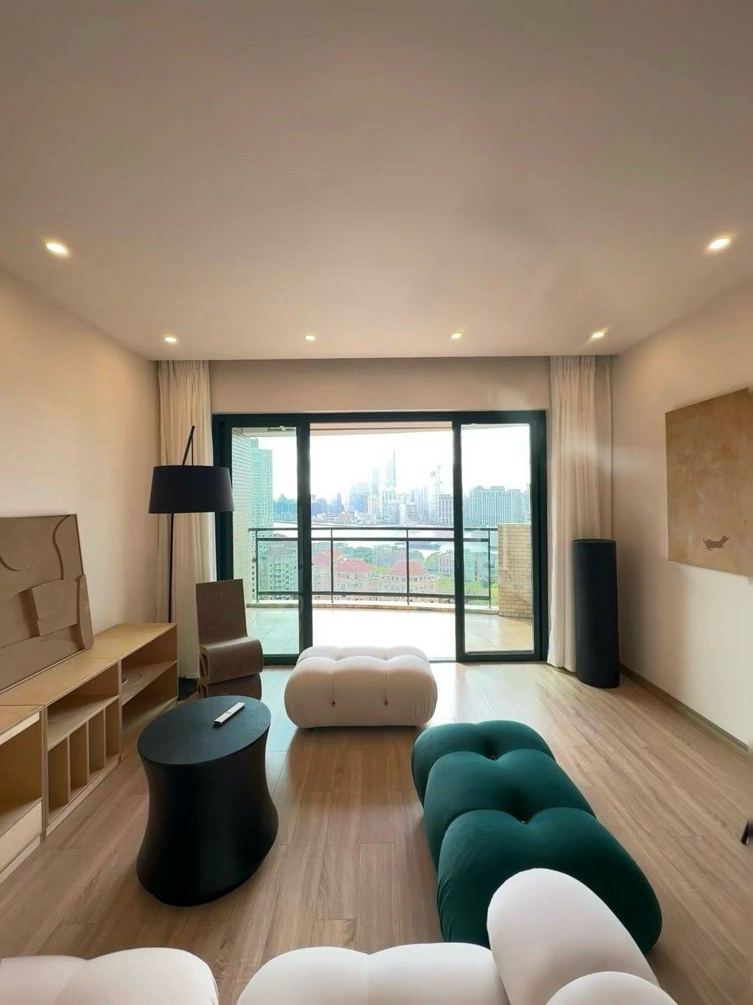 Shanghai-Pudong-Clean&Comfy,Chilled