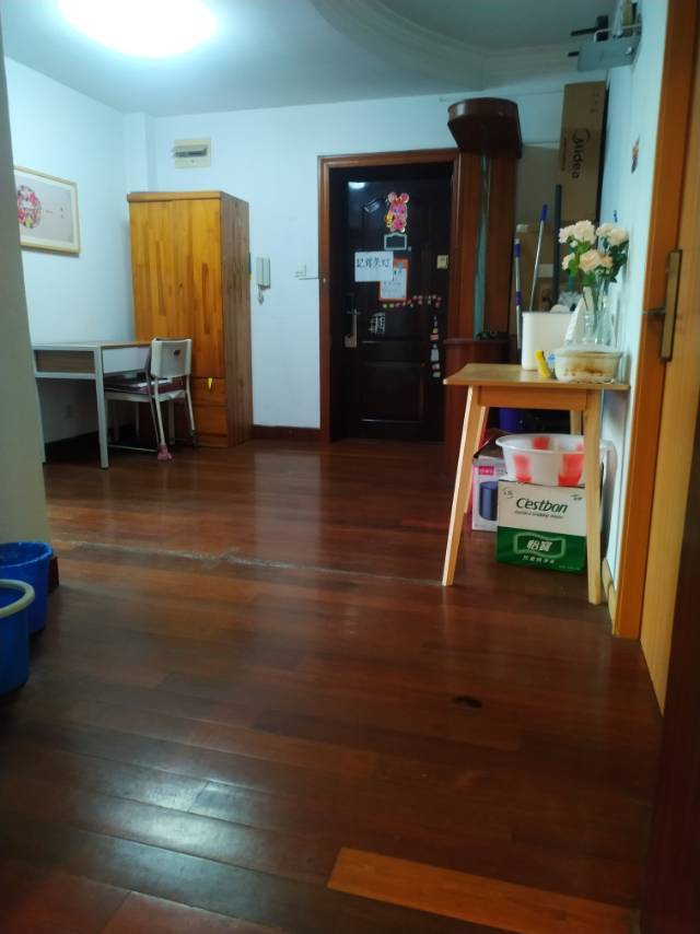 Shanghai-Pudong-Cozy Home,Clean&Comfy,No Gender Limit,Hustle & Bustle,“Friends”,Chilled,LGBTQ Friendly,Pet Friendly