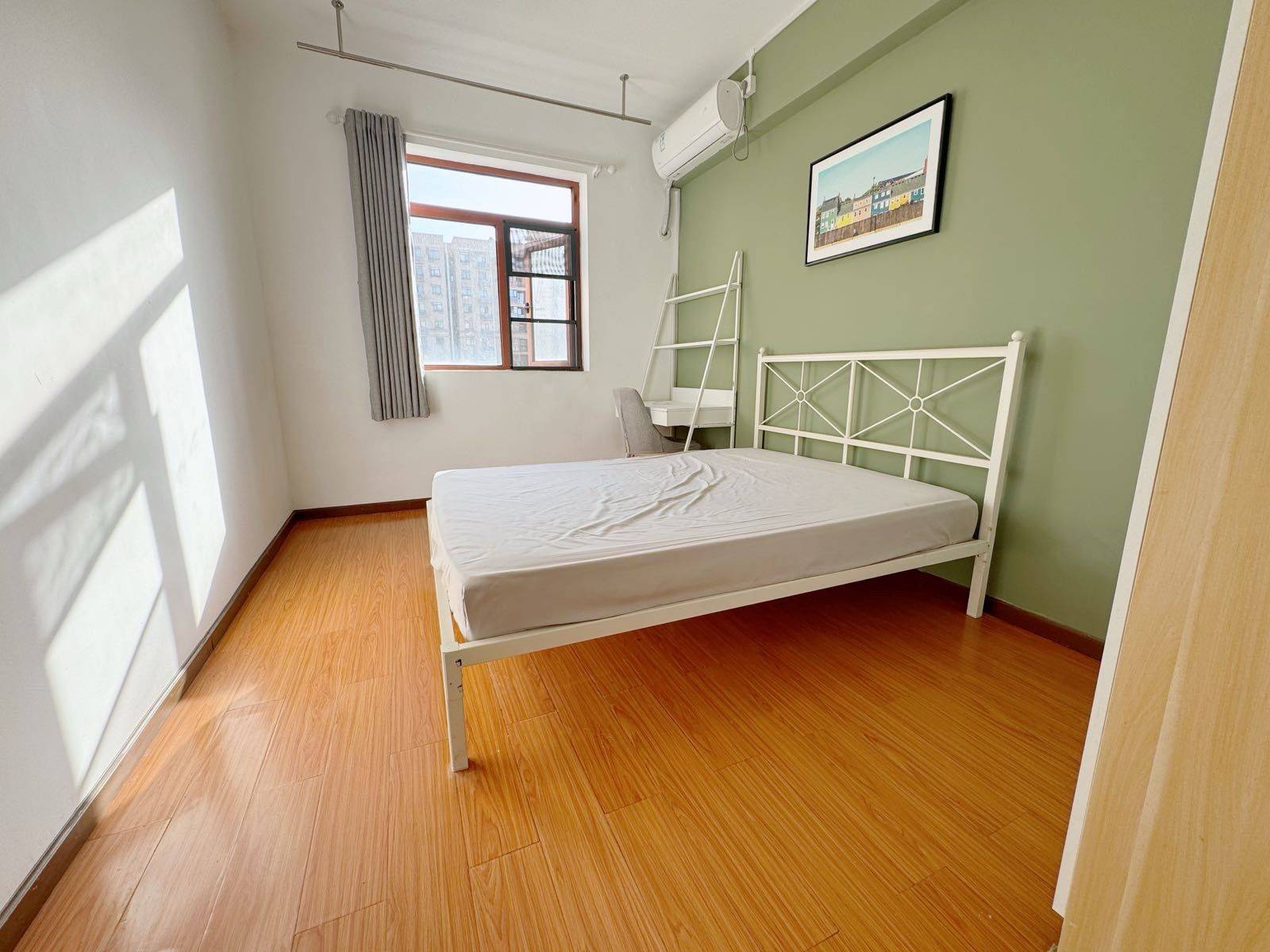 Wuhan-Hongshan-Cozy Home,Clean&Comfy,No Gender Limit,Hustle & Bustle