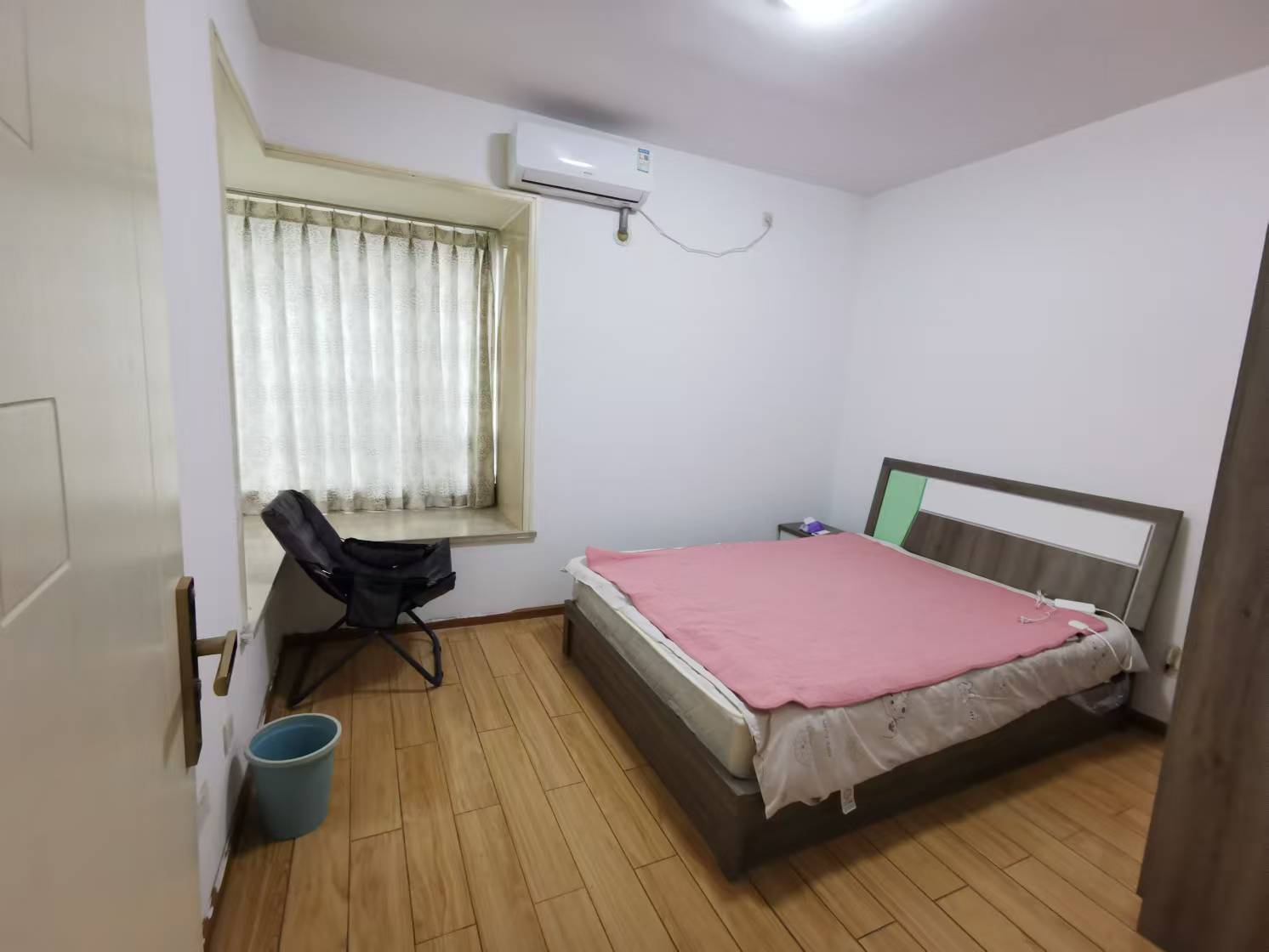 Chengdu-Shuangliu-Cozy Home,Clean&Comfy,No Gender Limit,Hustle & Bustle,“Friends”,Chilled,LGBTQ Friendly,Pet Friendly