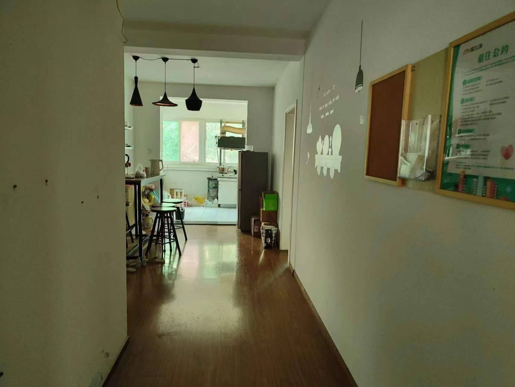 Zhengzhou-Jinshui-Cozy Home,Clean&Comfy,No Gender Limit,Hustle & Bustle,“Friends”