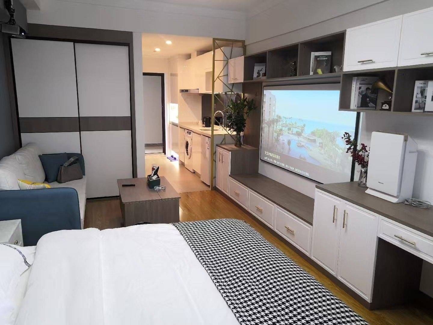 Changsha-Kaifu-Cozy Home,Clean&Comfy,No Gender Limit,Hustle & Bustle,“Friends”,Chilled