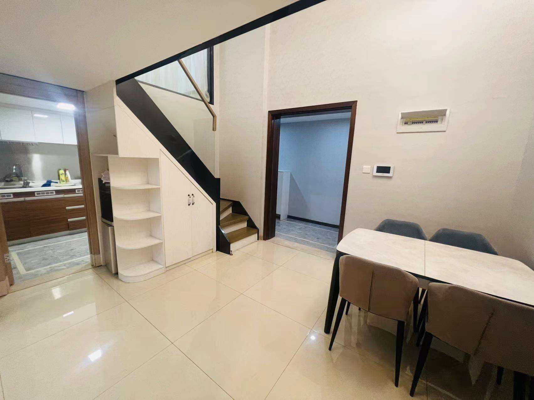 Guangzhou-Panyu-Cozy Home,Clean&Comfy,No Gender Limit,Hustle & Bustle,“Friends”