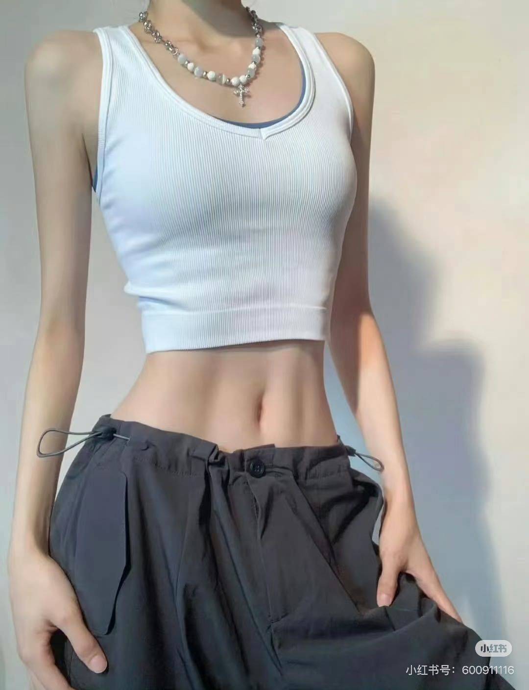 是小颜同学啦.
