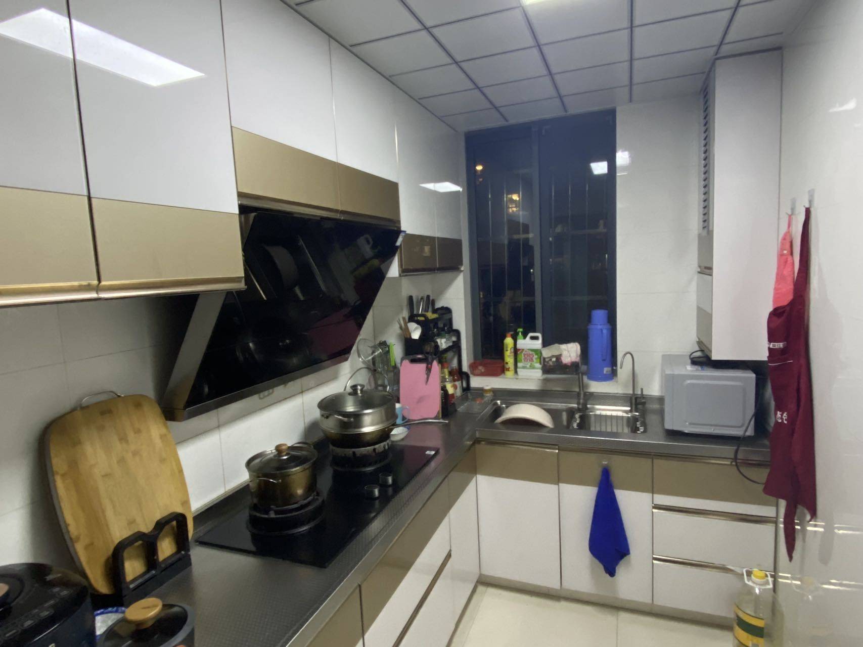 Shanghai-Pudong-Cozy Home,Clean&Comfy,No Gender Limit,Hustle & Bustle,“Friends”,Chilled,LGBTQ Friendly,Pet Friendly