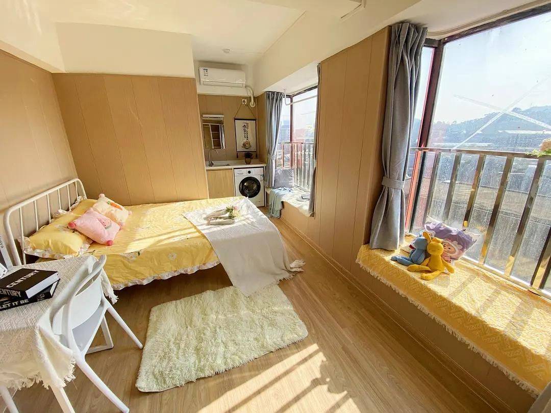 Shenzhen-Longhua-Cozy Home,Clean&Comfy,No Gender Limit,Hustle & Bustle,“Friends”