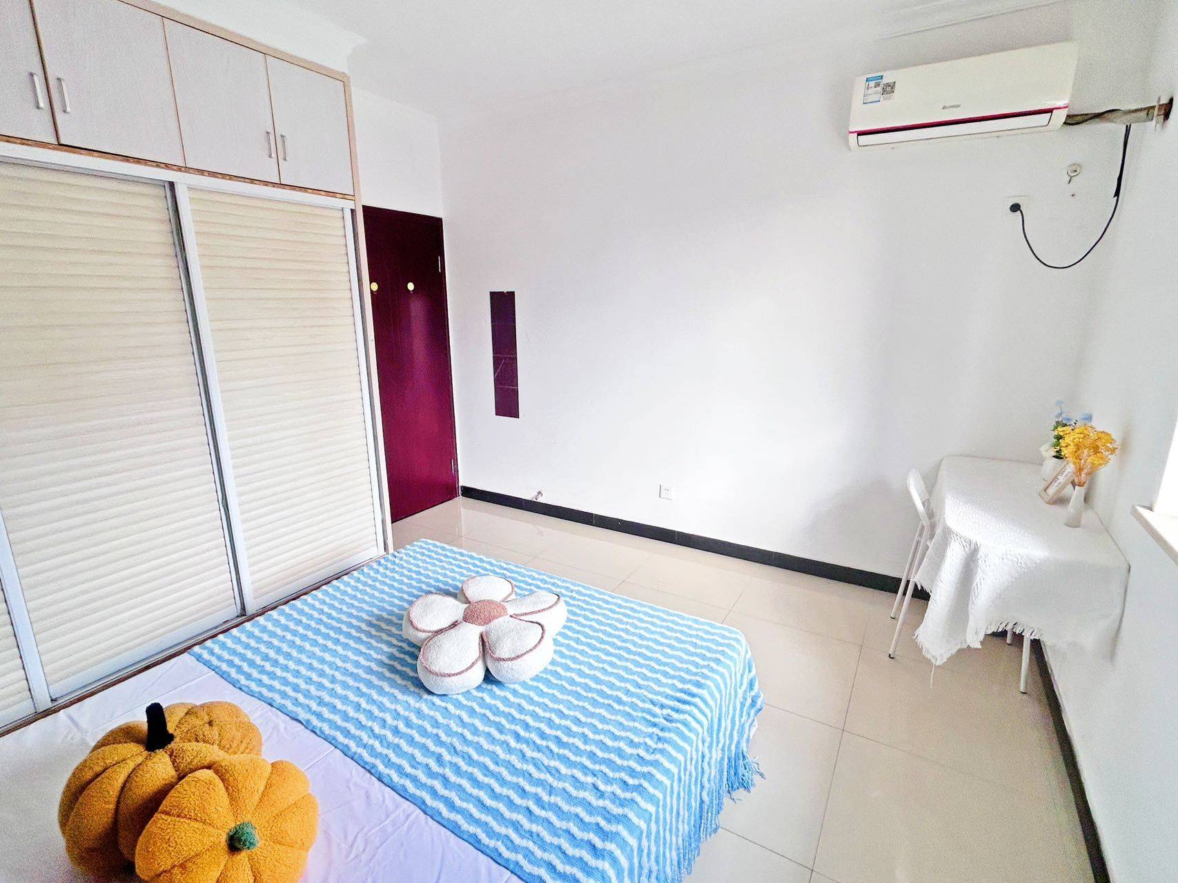 Wuhan-Hongshan-Cozy Home,Clean&Comfy,No Gender Limit,Hustle & Bustle,“Friends”,Chilled,LGBTQ Friendly,Pet Friendly