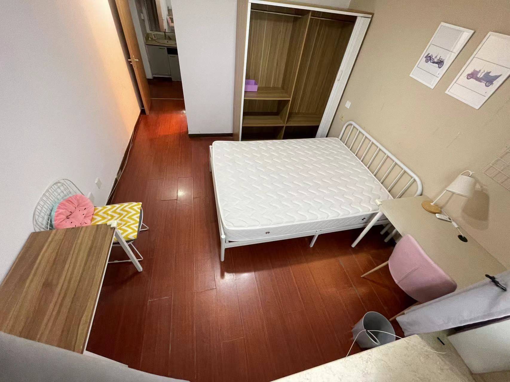Shanghai-Minhang-Cozy Home,Clean&Comfy,No Gender Limit,Hustle & Bustle,“Friends”