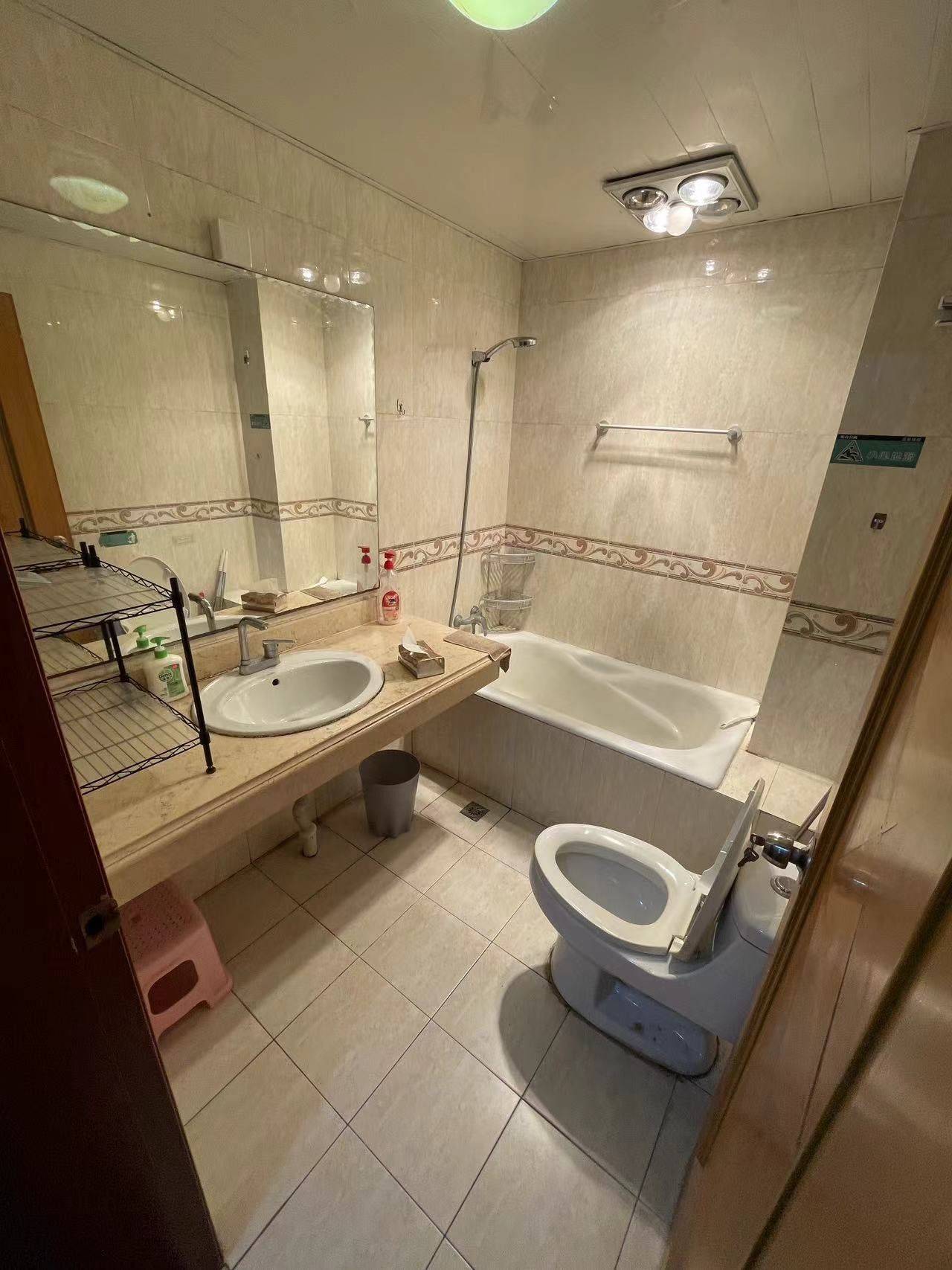 Shanghai-Minhang-Cozy Home,Clean&Comfy,No Gender Limit,Hustle & Bustle,“Friends”