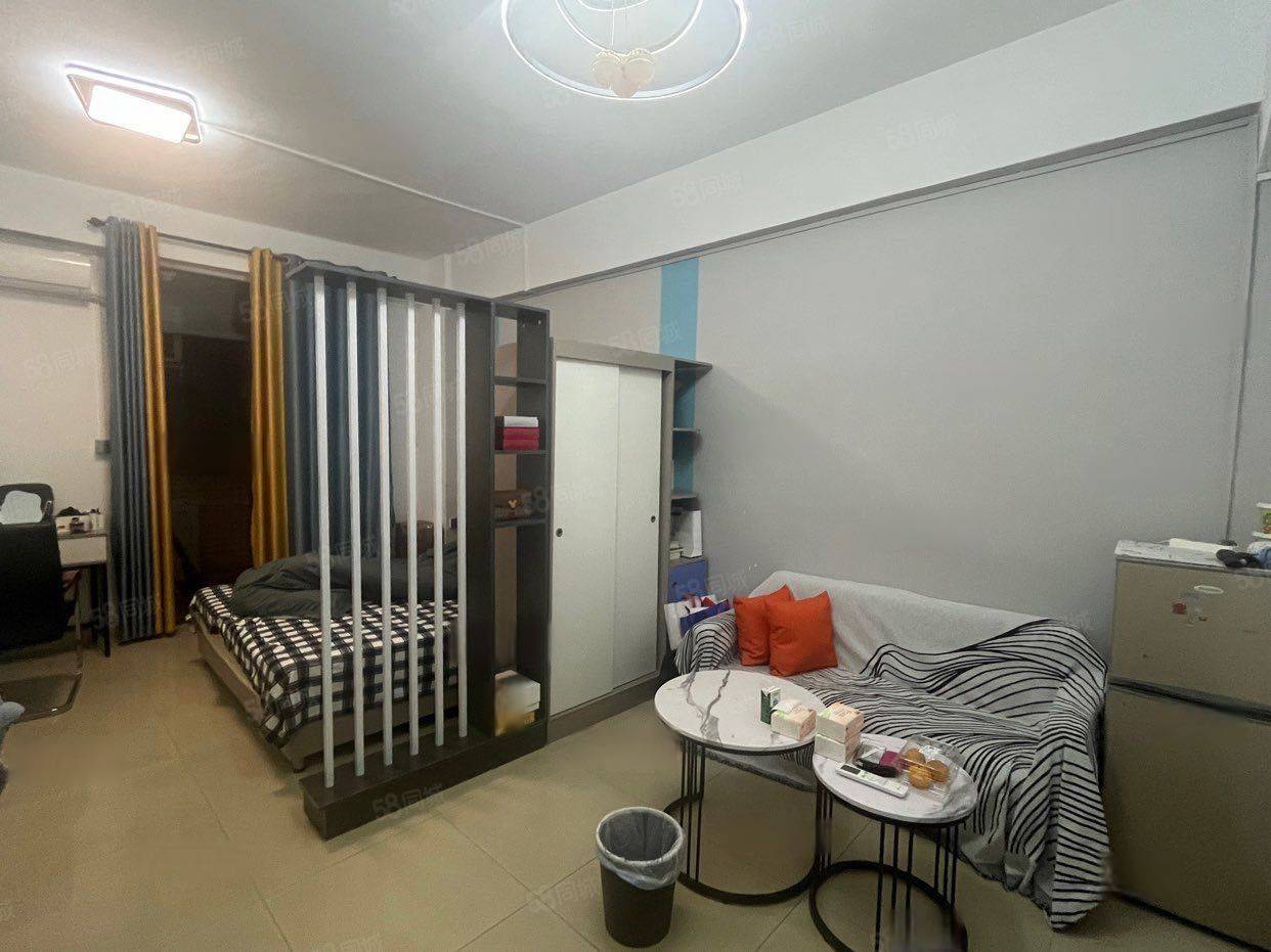 Dongguan-Nancheng-Cozy Home,Clean&Comfy,No Gender Limit,Hustle & Bustle