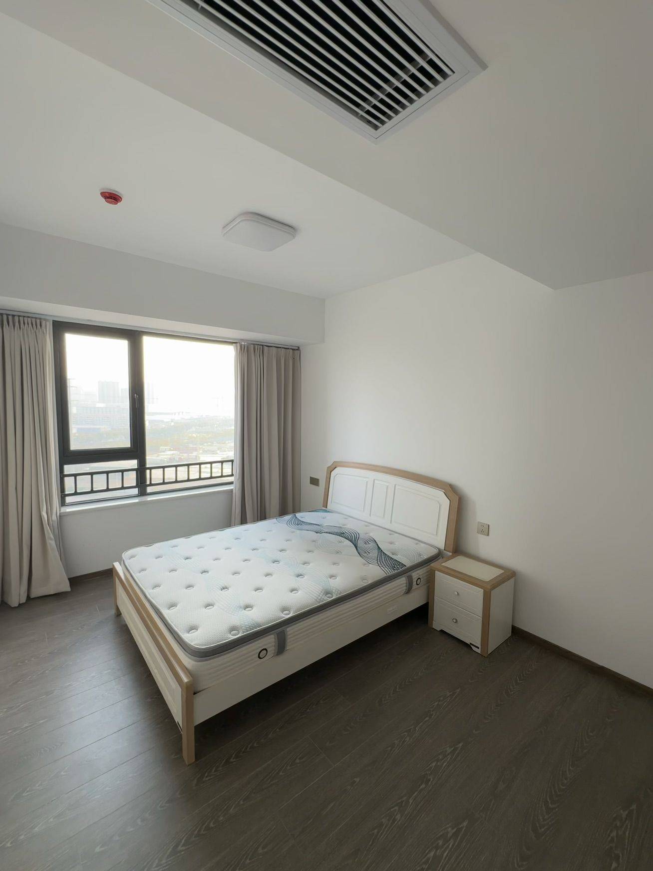 Wuhan-Hongshan-Cozy Home,Clean&Comfy,No Gender Limit,Hustle & Bustle,“Friends”,Chilled,LGBTQ Friendly,Pet Friendly