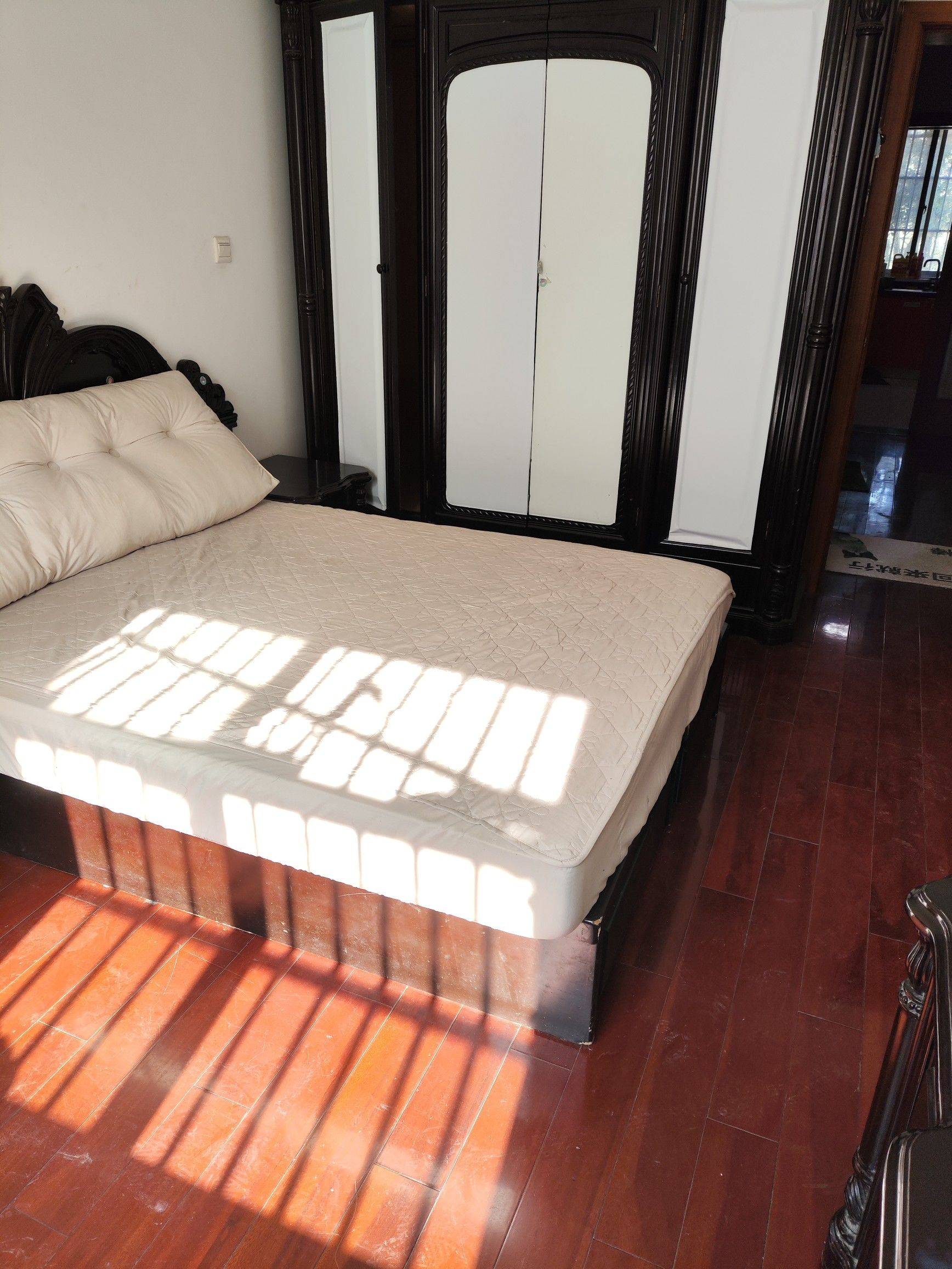 Shanghai-Minhang-Cozy Home,Clean&Comfy,No Gender Limit,Hustle & Bustle,“Friends”,Chilled