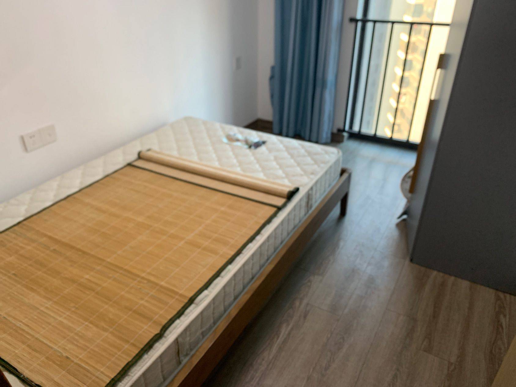 石碣 卓越·弥敦道