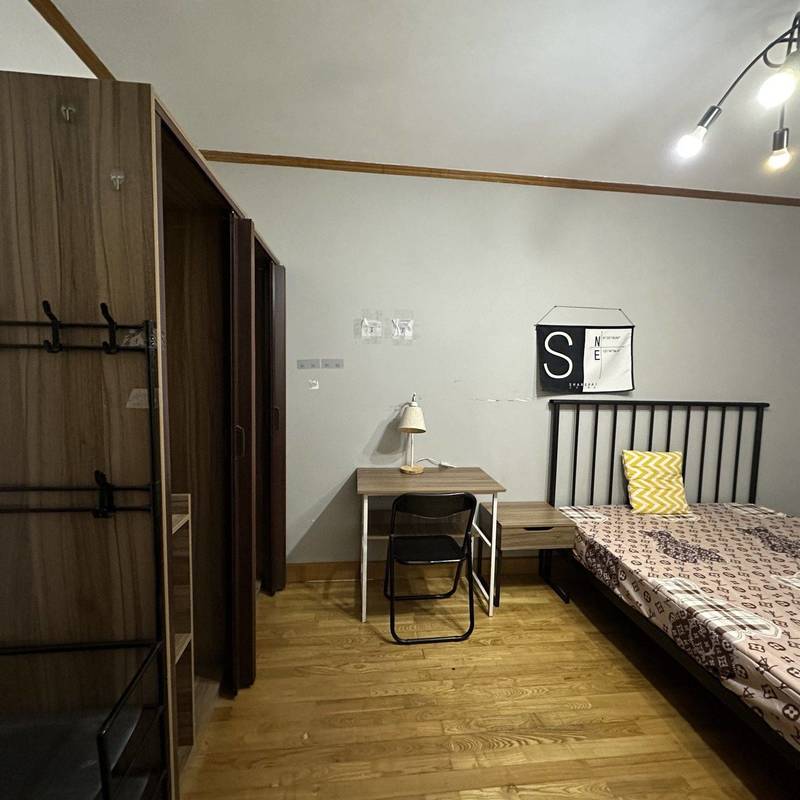 Shanghai-Pudong-三房朝南,房型好南北通透,民水民电,楼层好多层4楼,Cozy Home