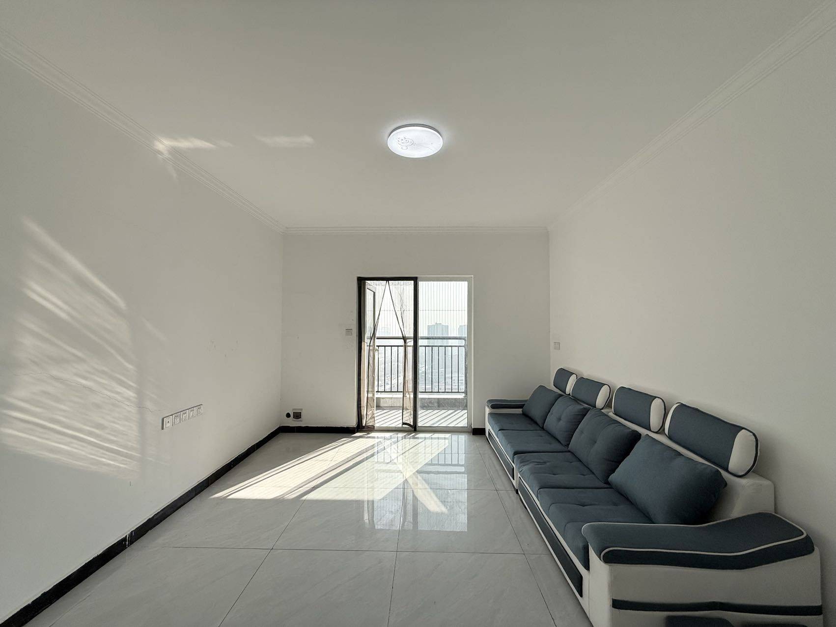 Wuhan-Hongshan-Clean&Comfy
