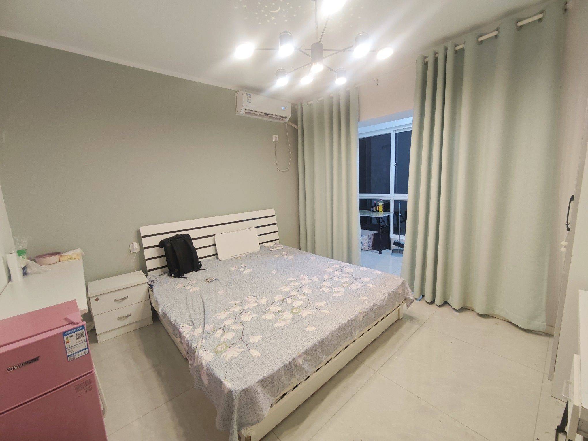 Xi'An-Changan-Cozy Home,Clean&Comfy,No Gender Limit,Hustle & Bustle,“Friends”,Chilled,LGBTQ Friendly